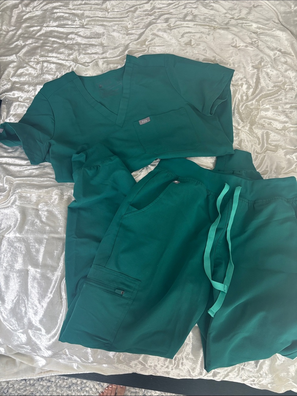 Figs hunter green XS set